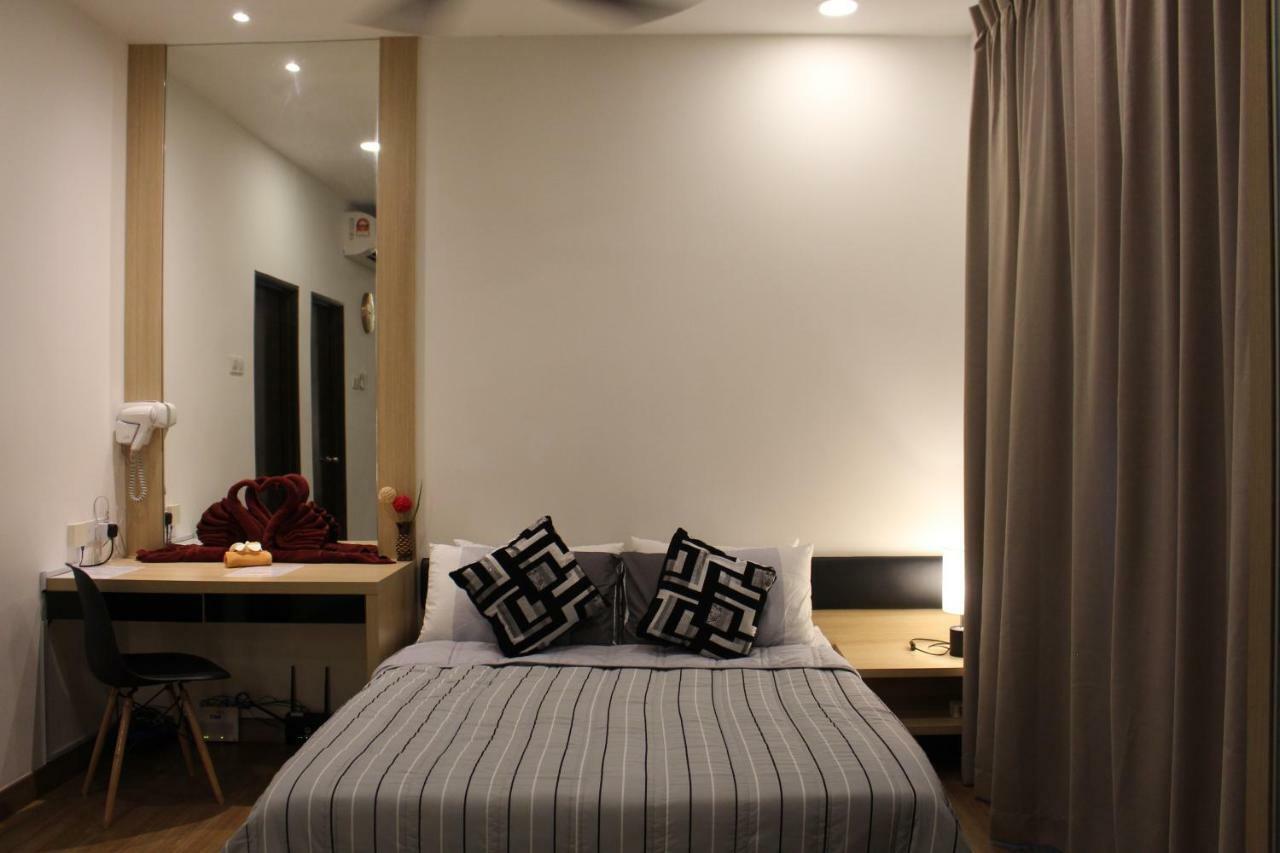 Mlh Deluxe Studio Suites @ Landmark Residence เชอราส ภายนอก รูปภาพ