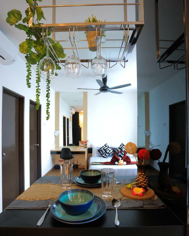 Mlh Deluxe Studio Suites @ Landmark Residence เชอราส ภายนอก รูปภาพ