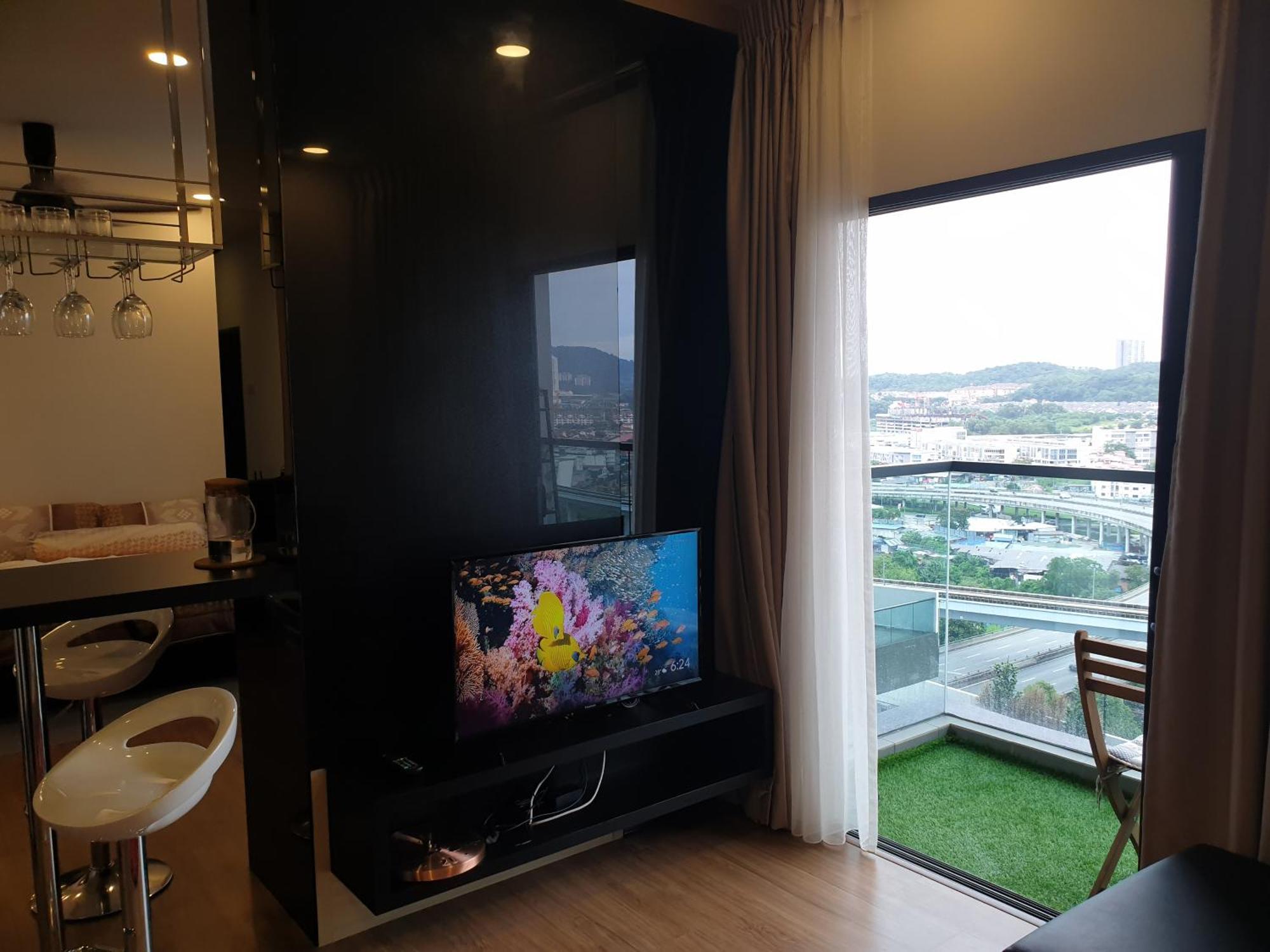 Mlh Deluxe Studio Suites @ Landmark Residence เชอราส ภายนอก รูปภาพ
