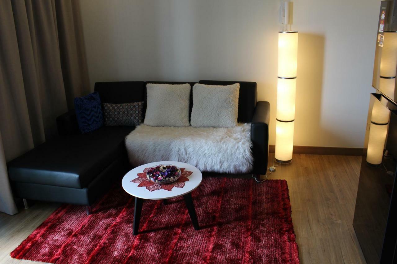 Mlh Deluxe Studio Suites @ Landmark Residence เชอราส ภายนอก รูปภาพ