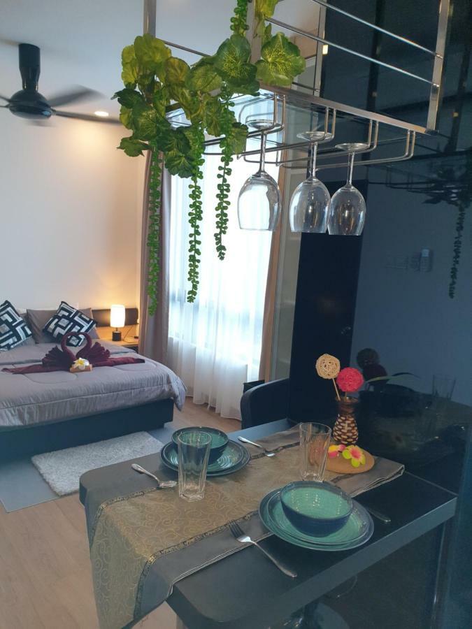 Mlh Deluxe Studio Suites @ Landmark Residence เชอราส ภายนอก รูปภาพ