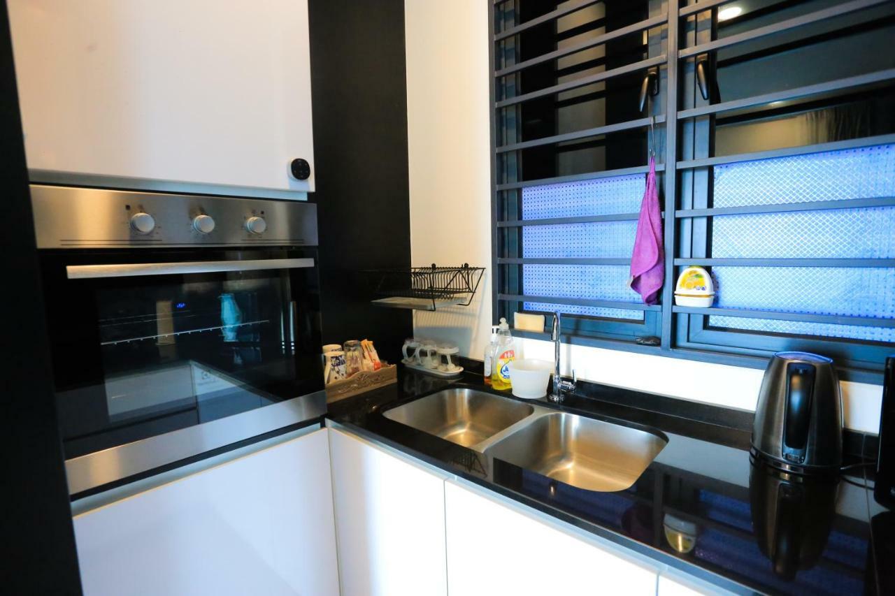 Mlh Deluxe Studio Suites @ Landmark Residence เชอราส ภายนอก รูปภาพ