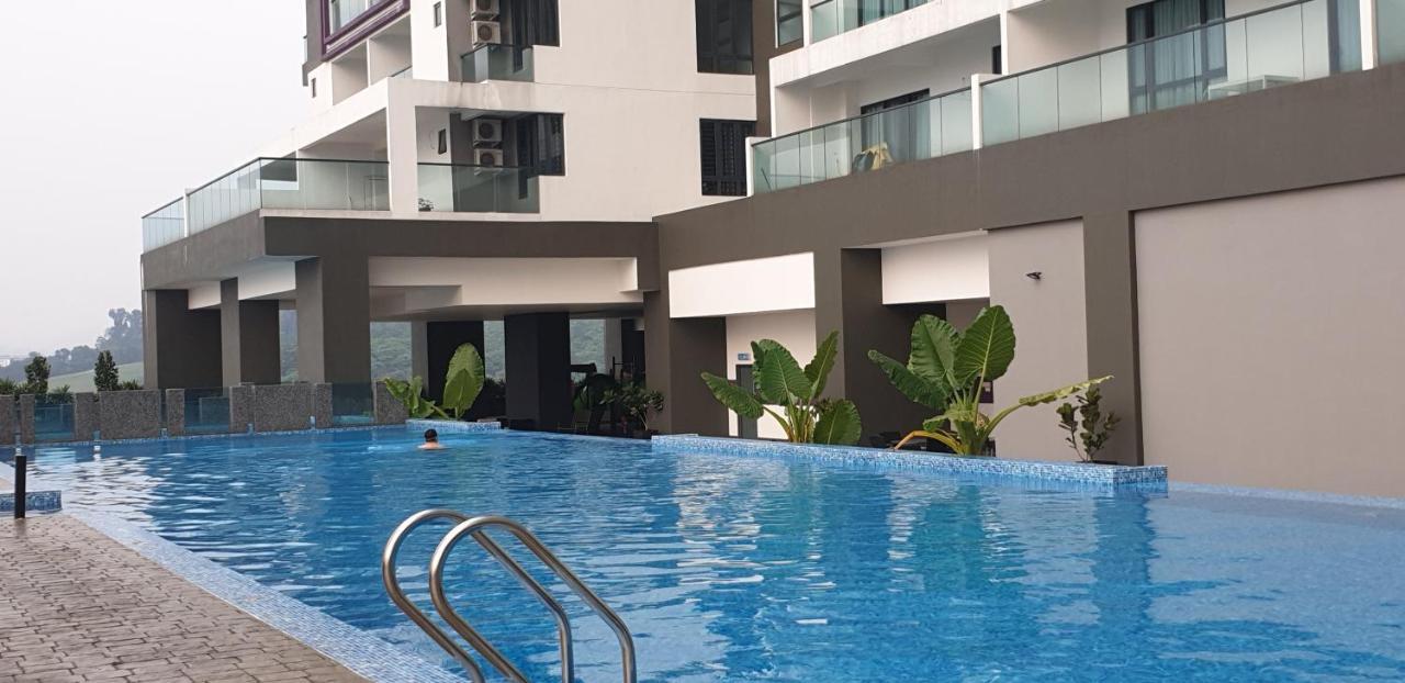Mlh Deluxe Studio Suites @ Landmark Residence เชอราส ภายนอก รูปภาพ